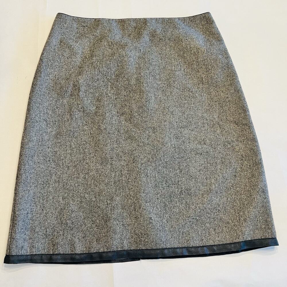 Old Navy Skirt Size 8 Gray Knee Length Lined Pencil Satin Hem (A0131)